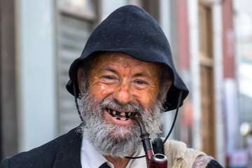 El Carnaval 'okupa' las calles del casco antiguo de la capital (Foto José Francisco Fernández Belda)
